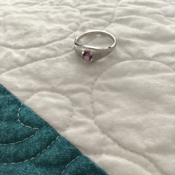 Sterling Silver Ring with Garnet Setting - Picture 5 of 10